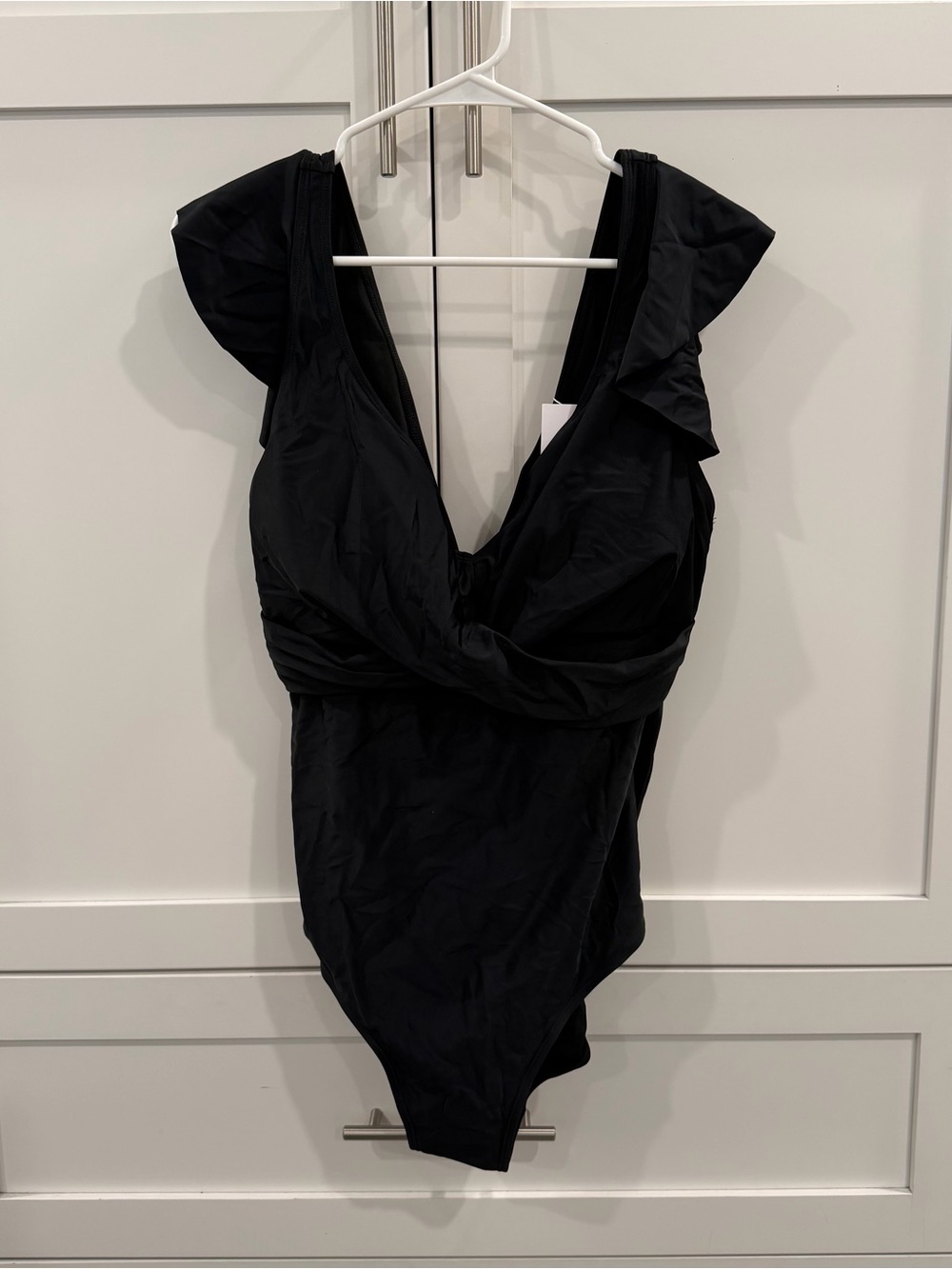 Black Women’s One-Piece Swimsuit with Ruffled Shoulders